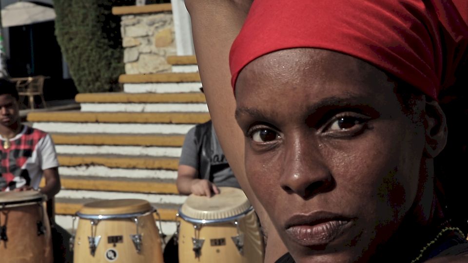 Negra – Retina Latina