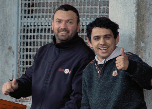 fotograma de la película Lechuzas, pandillas y ambulantes