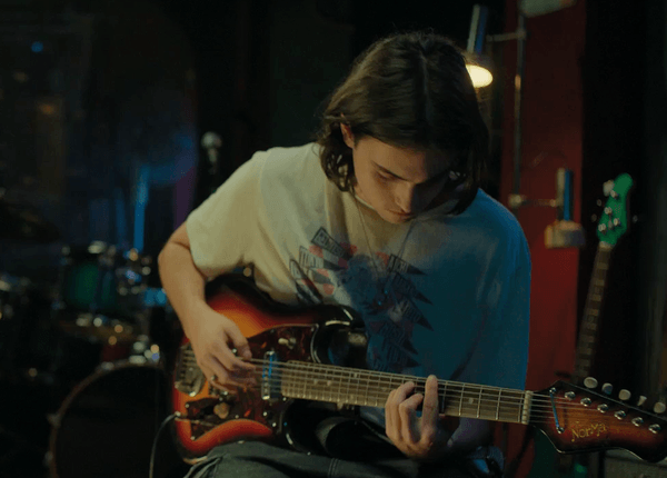 fotograma de la película Temas Propios