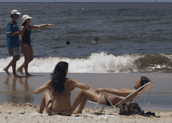 fotograma de la película Manual del Macho Alfa