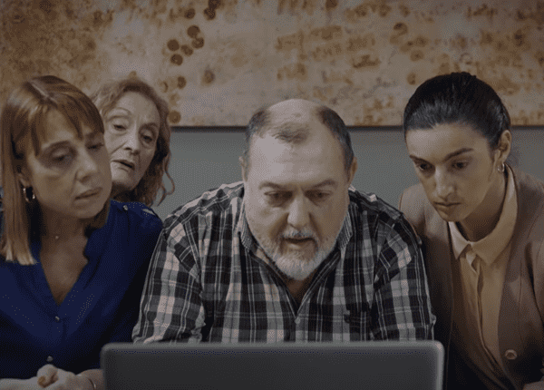 fotograma de la película Vecinos en alerta