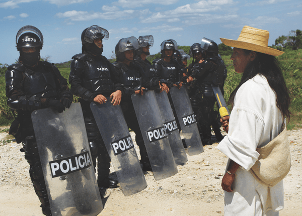 fotograma de la película Resistencia en la línea negra