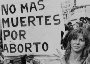 Imagen destacada de la película ILEgal, la lucha por la legalización del aborto en Argentina - Retina Latina